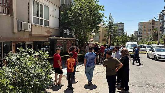 Ablası ile tartışan eniştesinin berber dükkanını tüfekle bastı: 4 yaralı