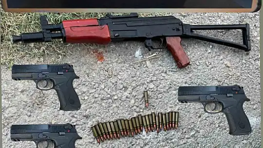 Adana'da 17 gün önce yaşanan olayın görüntüleri ortaya çıktı: Şüpheliler polisten kaçarken çocuğa çarpmış