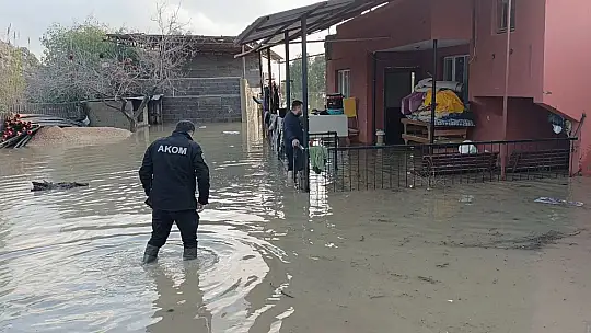Adana'da afetin boyutu havadan görüntülendi