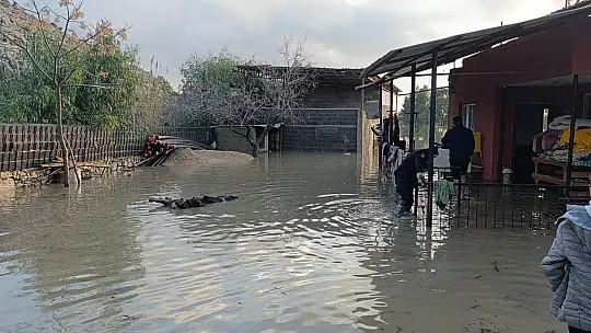 Adana'da afetin boyutu havadan görüntülendi