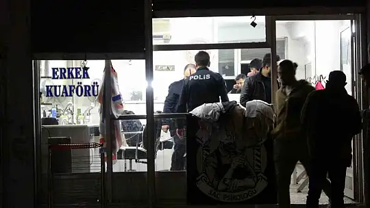 Adana'da erkek kuaföründe silahlı kavga: 7 yaralı