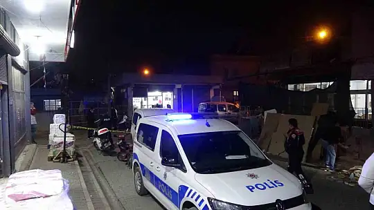 Adana'da erkek kuaföründe silahlı kavga: 7 yaralı