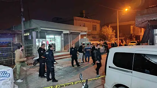 Adana'da erkek kuaföründe silahlı kavga: 7 yaralı