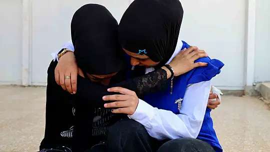 Adana'da kampta kalan 160 Suriyeli daha 4 otobüs ve 2 tırla ülkelerine geri döndü