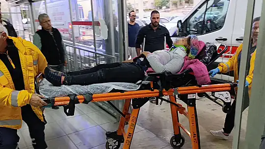 Adana'da tarım işçilerini taşıyan minibüs devrildi: 11 yaralı