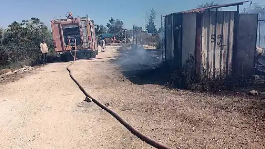 Adana'da tarım işçilerinin kaldığı 4 çadır yandı
