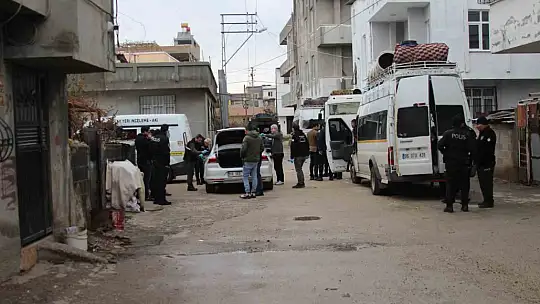 Adana'da taşlı, sopalı, silahlı kavga: 1 ölü, 5 yaralı