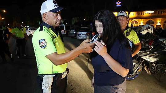 Adana'da trafik denetiminde 42 sürücüye ceza yağdı