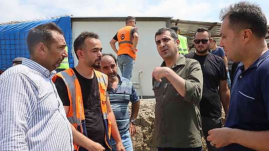 Adana'daki göçükte çalışma sırasında kaya parçası düşmüş