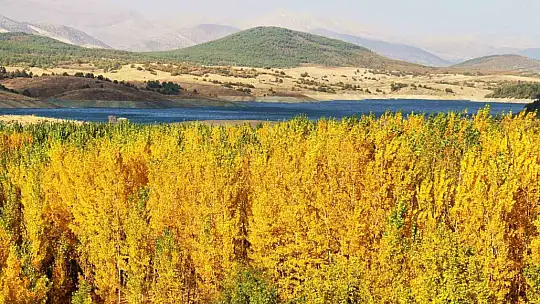 Adatepe Barajı etrafında kartpostallık görüntüler oluştu