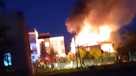 Adıyaman'da 2 katlı ev alev alev yandı