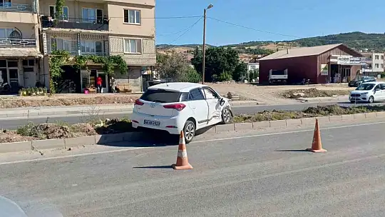 Adıyaman'da 4 kişinin yaralandığı kaza kameralara yansıdı