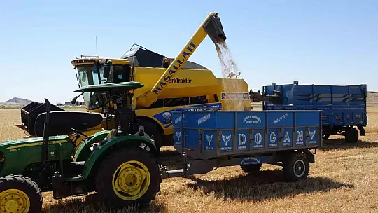 Adıyaman'da hububat hasadı arpa ile başladı