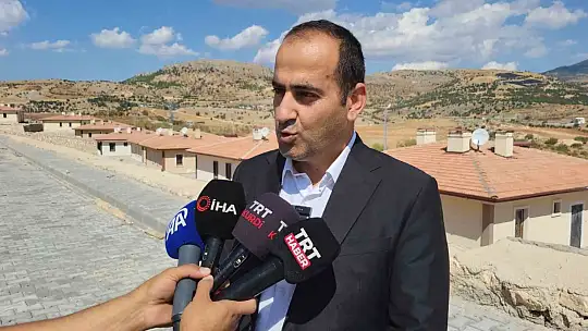 Adıyaman'da köy evleri sağlam zeminlerde yapılıyor