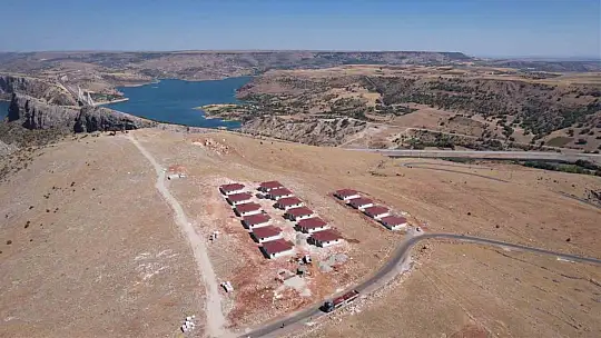 Adıyaman'da köy evleri sağlam zeminlerde yapılıyor