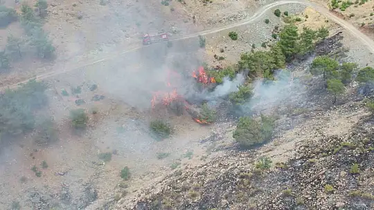 Adıyaman'da orman yangınına helikopterle müdahale edildi