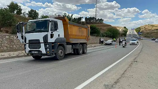 Adıyaman'da otomobil kamyona arkadan çarptı: 1 ölü