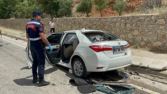Adıyaman'da otomobil kamyona arkadan çarptı: 1 ölü
