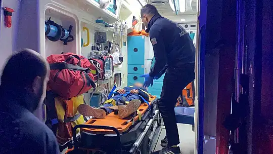 Adıyaman'da otomobil şarampole devrildi: 5 yaralı