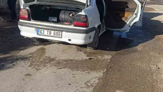 Adıyaman'da seyir halindeki otomobil alev aldı