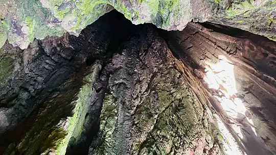 Adıyaman'daki mağaralarda bulunan ilginç jeolojik oluşumlar incelendi