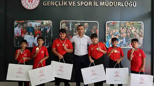 Adıyamanlı Güreşçiler Türkiye Şampiyonasından madalyalarla döndü