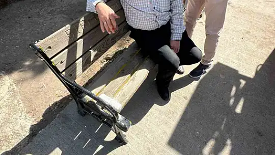 Adliye önünde taşlı sopalı kavga: 5 yaralı