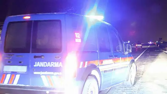 Aksaray'da kar, tipi ve buzlanma nedeniyle kazalar peş peşe yaşandı