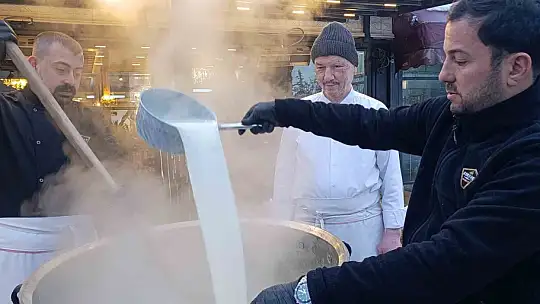 Alpedo'dan soğuk kış akşamı 1 ton ücretsiz salep ikramı