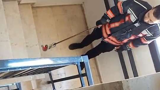 Apartmana giren yılan paniğe neden oldu