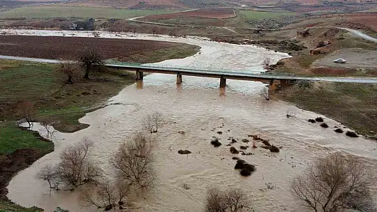 Araban'daki yağışlar, Karasu ve Sıtma pınar çayının su seviyesini yükseltti