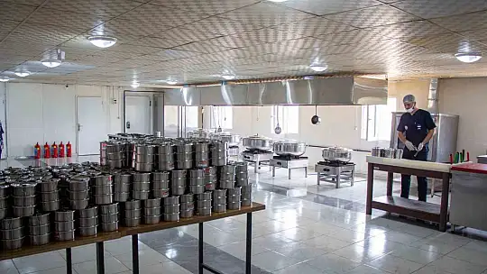 Aşevi'nde haftanın 5 günü 250 aileye sıcak yemek verilecek