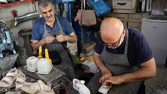 Ayakkabı tamirciliği mesleği ölüyor