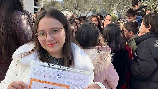 Ayser Çalık'taki saldırıda hayatını kaybeden öğrencilerin yarım kalan karneleri yürek burktu