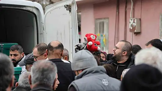 Babalarının öldürdüğü kardeşler yan yana toprağa verildi