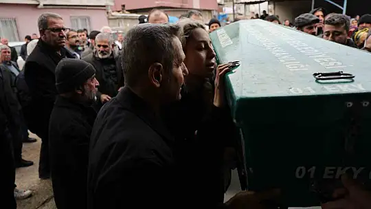 Babalarının öldürdüğü kardeşler yan yana toprağa verildi