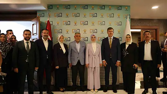 Bakan Göktaş'tan AK Parti İl Başkanlığı ve Elazığ Belediyesine ziyaret