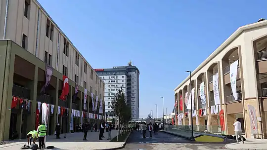 Bakan Kurum: 'Şehirlerimiz her alanda ayağa kalkıyor'