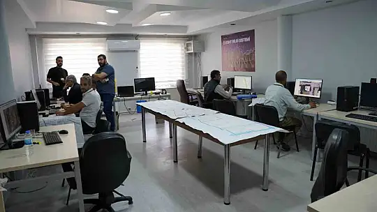 Başkan Hallaç, Kent Bilgi Sistemi çalışmalarını yerinde inceledi