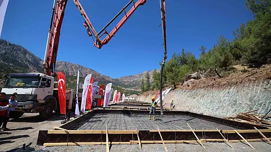 Başkan Toptaş Yeniden inşa sürecini binalardan ibaret görmedik