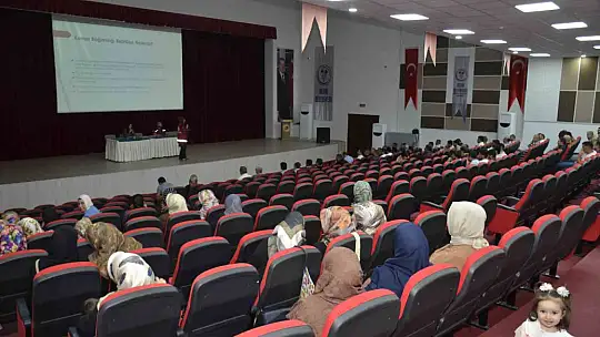 Besni'de 'Sanal kumar bağımlılığı ile mücadele' eğitimi gerçekleştirildi