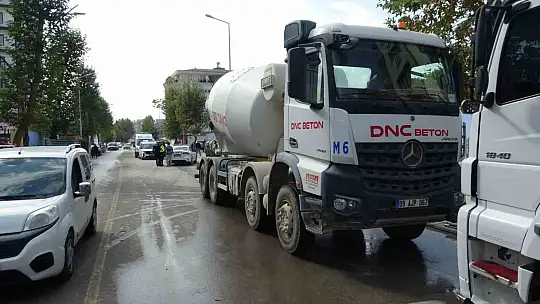 Beton mikserinin çarptığı kadın yaralandı