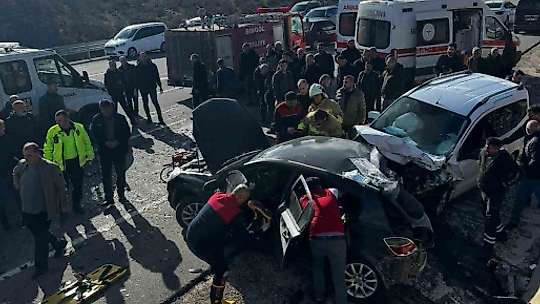 Bingöl'de feci kaza: 2 ölü, 3 yaralı