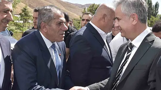 Bitlis'te 'Türkiye Yüzyılı Buluşmaları' programı gerçekleştirilirdi