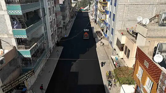 Büyükşehir Belediyesi'nden kış öncesi asfalt serimi mesaisi