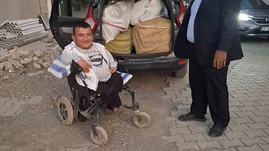 Cam kemik hastası gençten örnek davranış