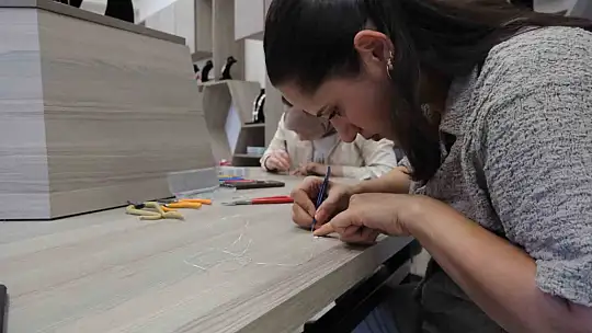 Çapa yapan eller artık gümüşe şekil veriyor