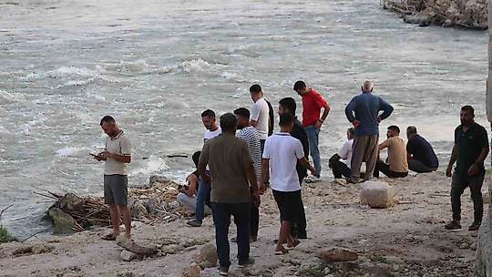 Ceyhan Nehri'ne serinlemek için giren 2 çocuk kayboldu