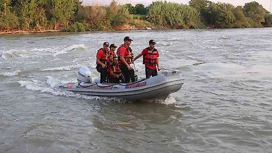 Ceyhan Nehri'ne serinlemek için giren 2 çocuk kayboldu