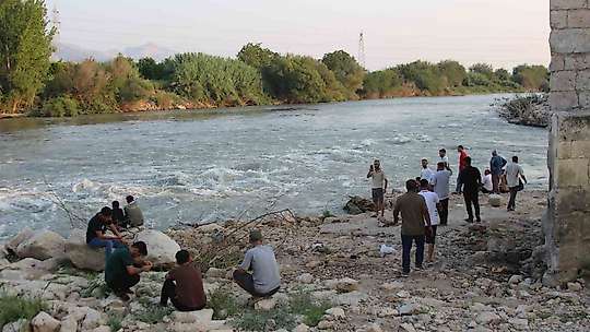 Ceyhan Nehri'ne serinlemek için giren 2 çocuk kayboldu